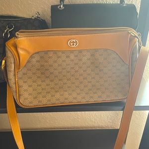 Authentic Gucci crossbody bag (vintage)